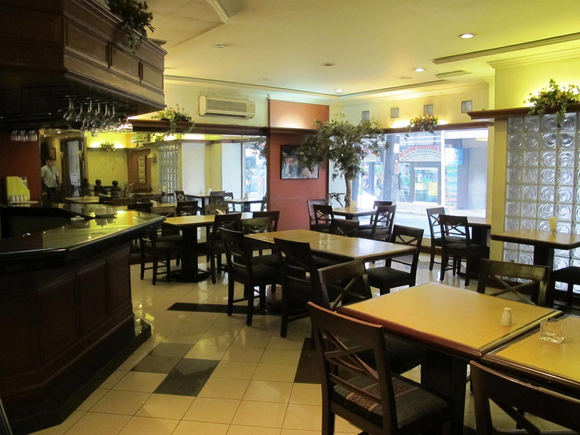 Mabini Mansion Hotel & Residential Suites มะนิลา ภายนอก รูปภาพ